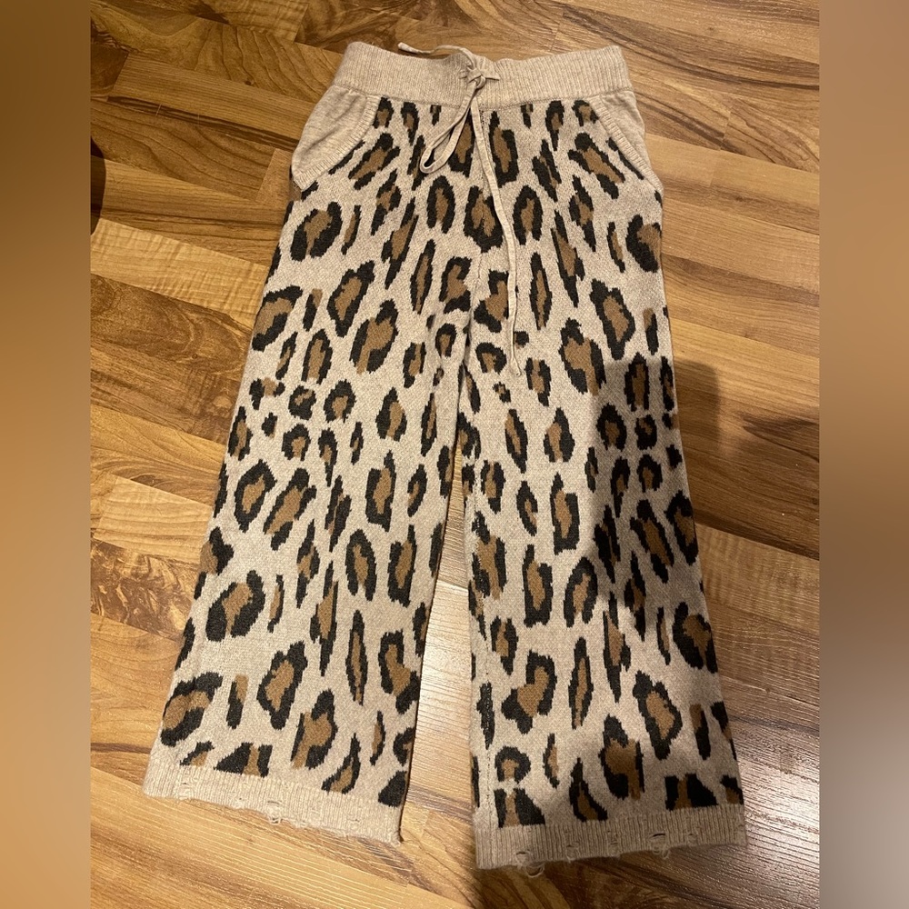 Promesa Cheetah Print Capris